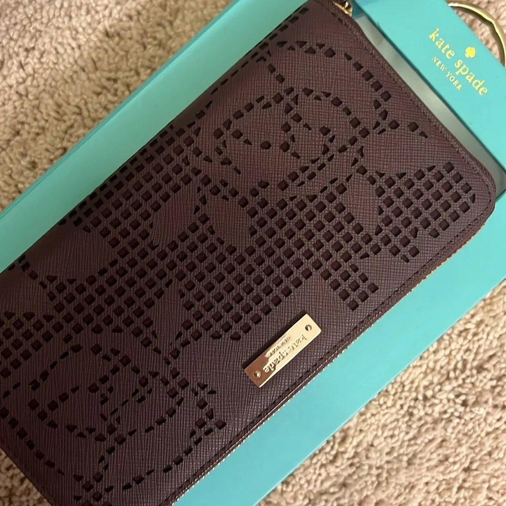 Brand new Kate Spade Zip Wristlet - Maroon - Picture 2 of 6